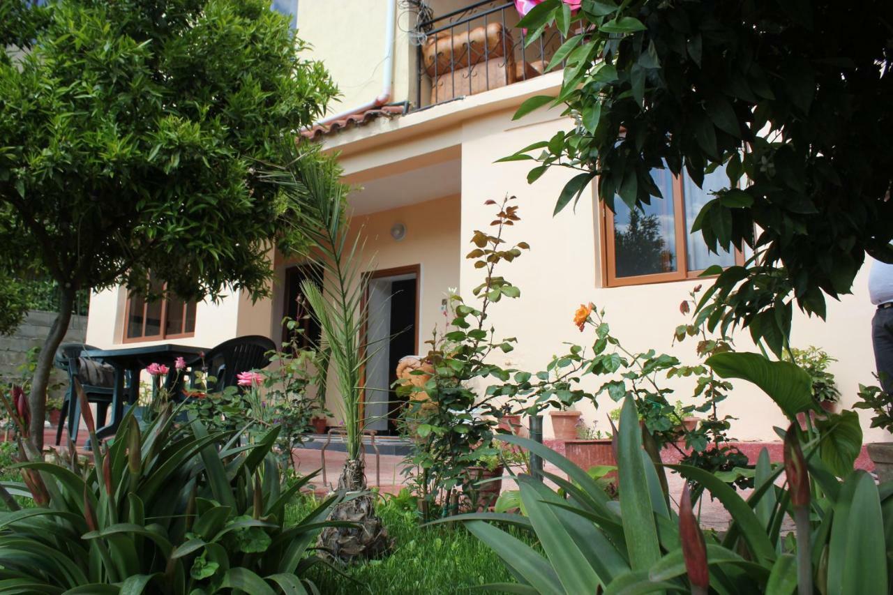 بيرات Guest House Noah&Kristel المظهر الخارجي الصورة